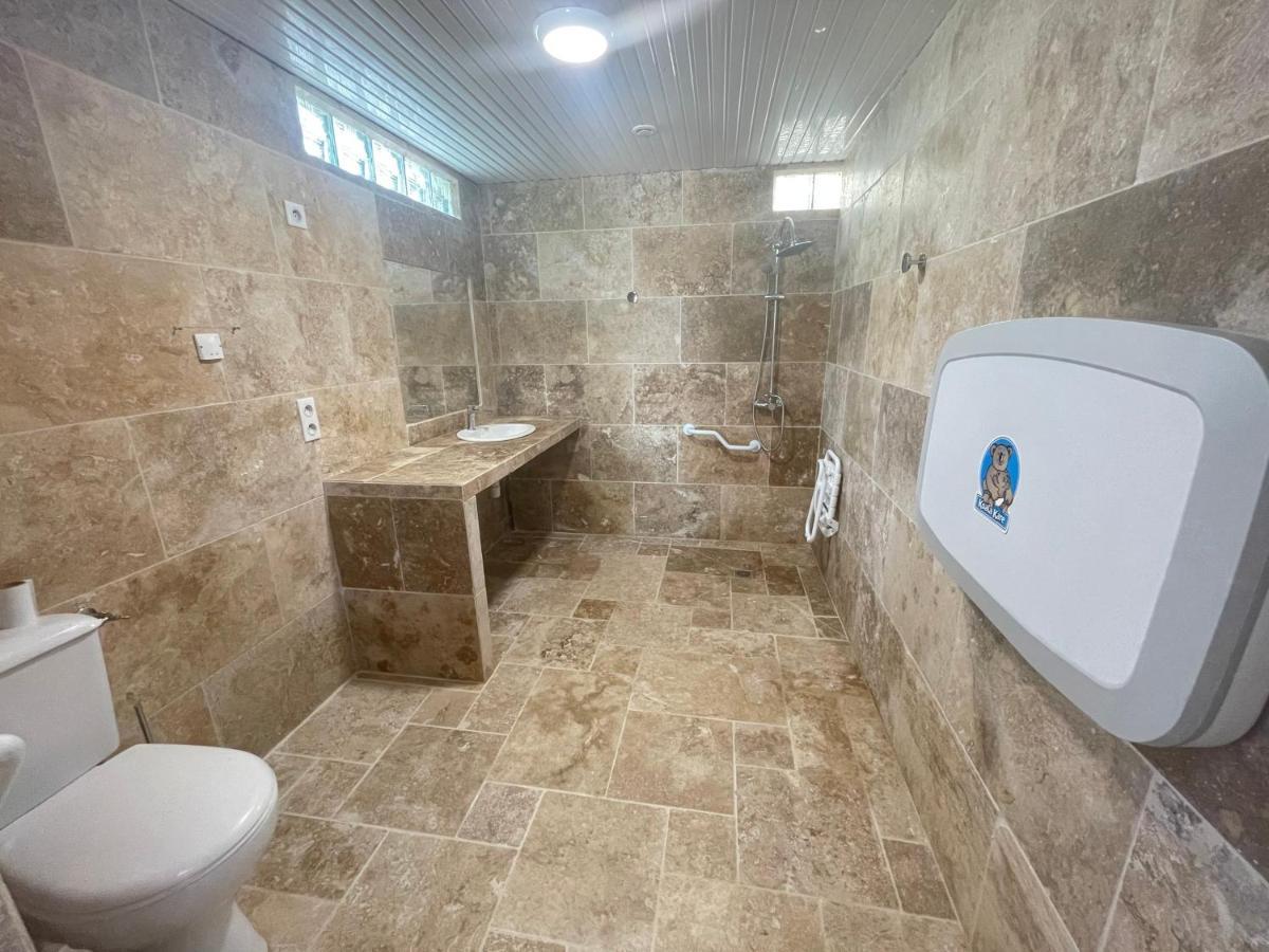 Camping Le Pressoir Petit-Palais-et-Cornemps Εξωτερικό φωτογραφία