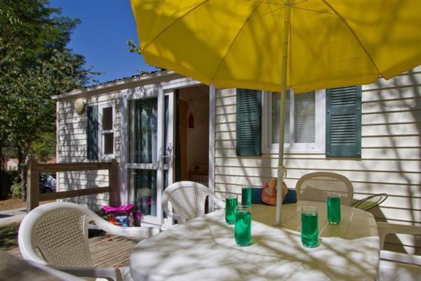 Camping Le Pressoir Petit-Palais-et-Cornemps Εξωτερικό φωτογραφία