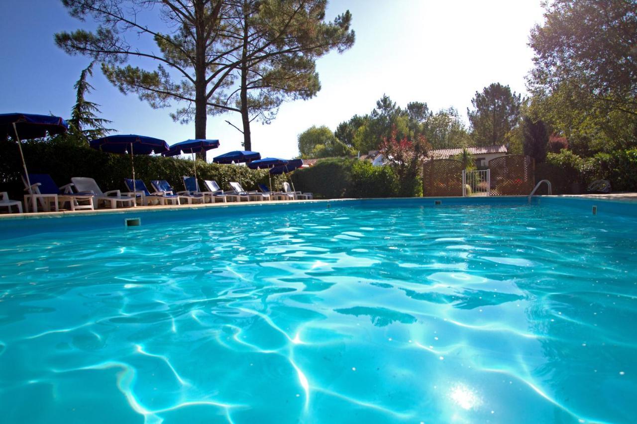 Camping Le Pressoir Petit-Palais-et-Cornemps Εξωτερικό φωτογραφία