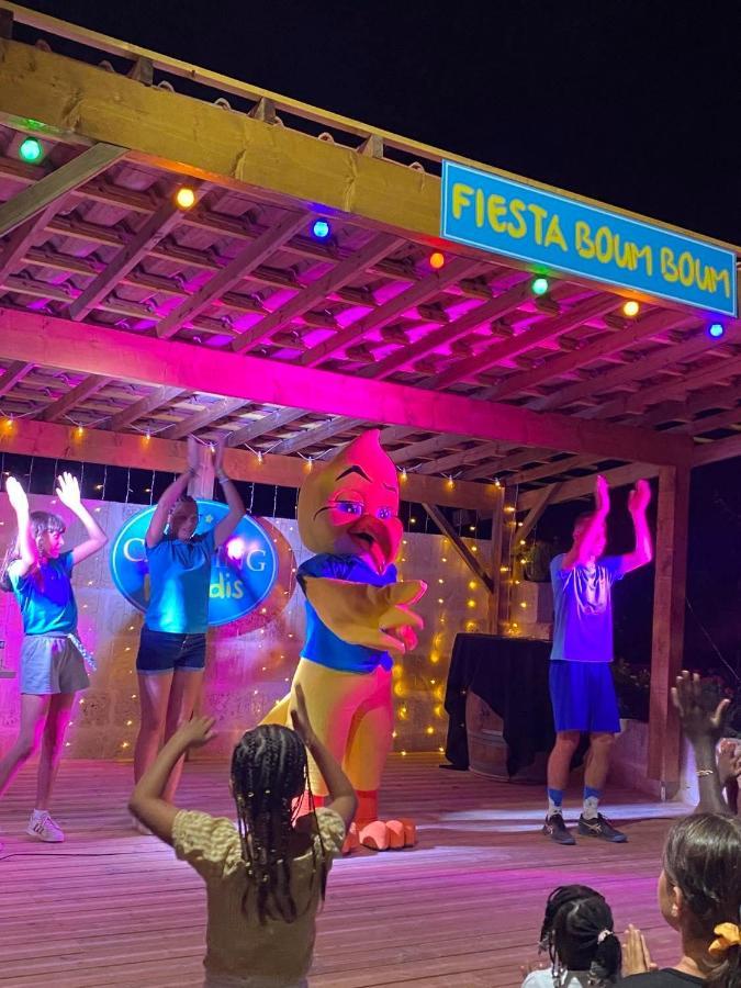 Camping Le Pressoir Petit-Palais-et-Cornemps Εξωτερικό φωτογραφία