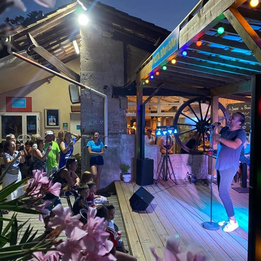 Camping Le Pressoir Petit-Palais-et-Cornemps Εξωτερικό φωτογραφία